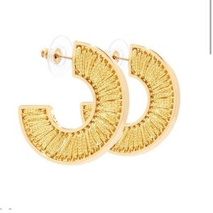 NWT Mignonne Gavigan Gold Mini Fiona Hoops